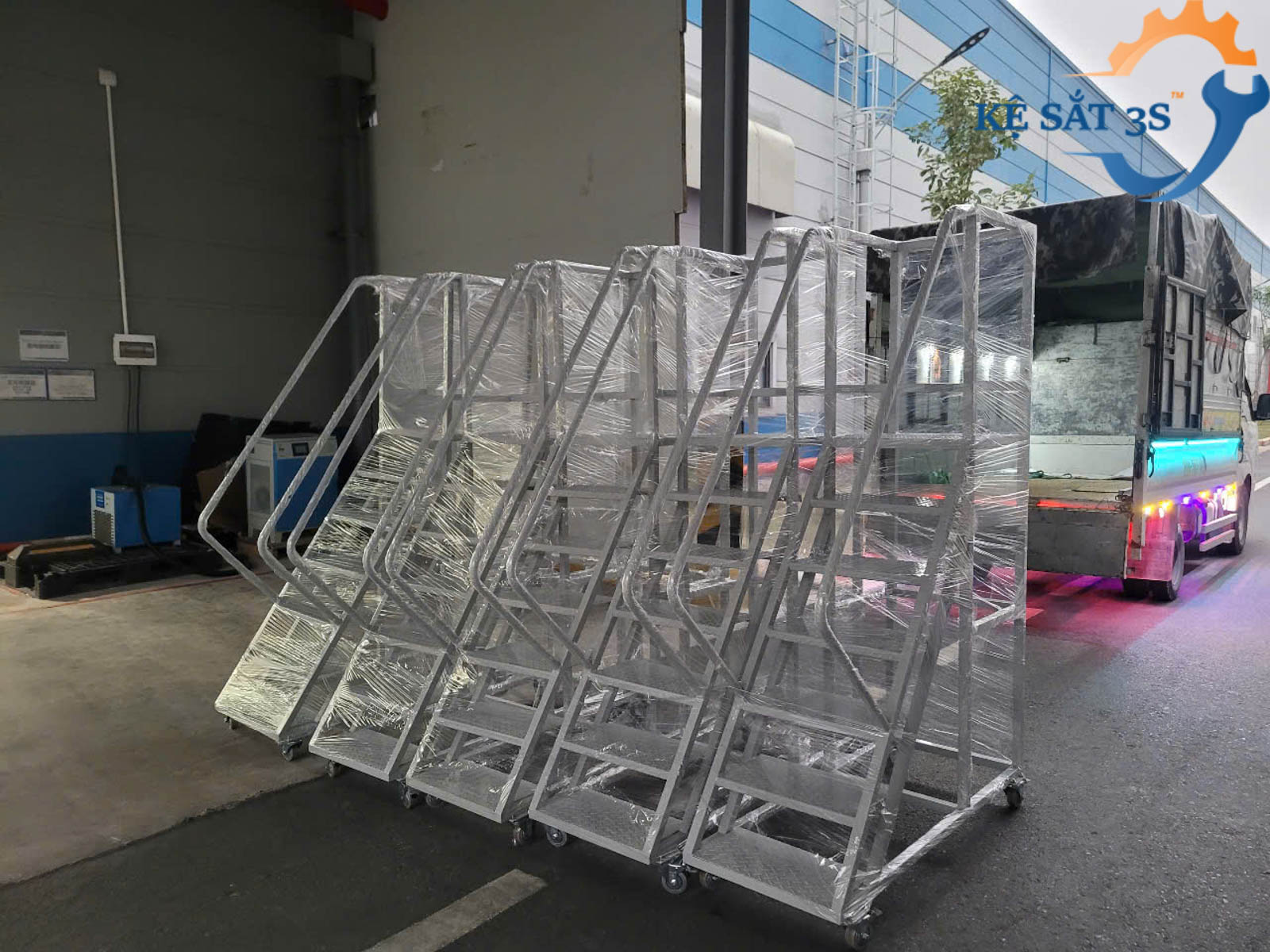 Sản xuất Thang di động, Cầu thang di động 1m đến 3m cho nhà kho